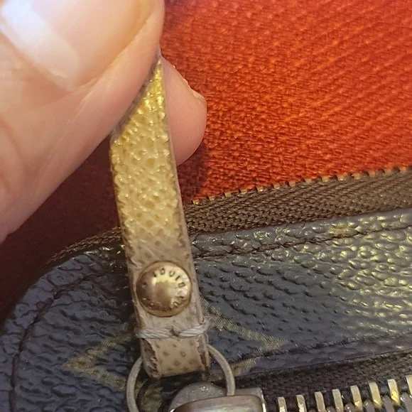 100% Authentic LOUIS VUITTON - Picture 2 of 9
